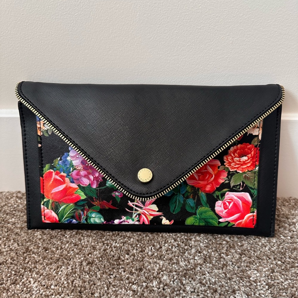 ****NEW****Steve Madden Clutch Bag with Crossbody Chain
